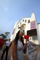 Martes 17 de mayo. Esta tarde organizaciones sociales y de grupos minoritarios realizan la Marcha Estatal en contra de la Homofobia por las avenidas de la ciudad de Tuxtla Gutiérrez.