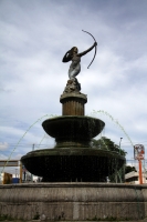 Lunes 30 de septiembre del 2019. Tuxtla Gutiérrez. El sistema de reciclado de agua de la fuente La Diana Cazadora continúa bombeando el líquido verde vertido durante la manifestación feminista de este fin de semana.