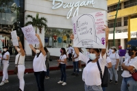 20210131. Tuxtla G. Estudiantes de la Facultad de Medicina Humana de la UNACH protestan por la muerte de la joven ocurrido en Salto de Agua Chiapas.