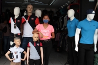 Martes 14 de abril del 2020. Tuxtla Gutiérrez. El uso de las mascarillas se va volviendo cotidiana entre los trabajadores quienes expuestos a posibles contagios, utilizan los diferentes cubre-bocas para realizar las actividades diarias