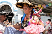 Jueves 1 de febrero del 2018. San Fernando. Las Candelarias recorren las calles bailando y llenado de colorida alegrí­a las laderas de el valle de  La Hacienda de Las ínimas, , donde celebran con esta danza que precede los festejos de la cuaresma.
