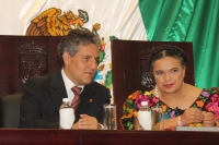 Jueves 25 de agosto. Beatriz Paredes recibe la medalla Rosario Castellanos 2011.