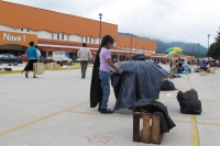 Viernes 16 de septiembre. 700 ambulantes se instalan en estacionamiento.