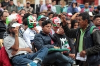 Domingo 17 de junio del 2018. San Cristóbal de las Casas. Los aficionados al fut bol se reúnen en la plaza del atrio de la Catedral de San Cristóbal donde disfrutan del partido entre México y Alemania