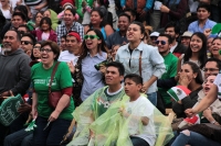Domingo 17 de junio del 2018. San Cristóbal de las Casas. Los aficionados al fut bol se reúnen en la plaza del atrio de la Catedral de San Cristóbal donde disfrutan del partido entre México y Alemania