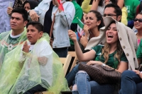 Domingo 17 de junio del 2018. San Cristóbal de las Casas. Los aficionados al fut bol se reúnen en la plaza del atrio de la Catedral de San Cristóbal donde disfrutan del partido entre México y Alemania