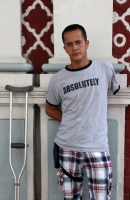Miércoles 28 de junio del 2017. Tuxtla Gutiérrez. Un joven centroamericano busca alternativas de vida en la ciudad después de caer del tren en el tramo entre Arriaga y Oaxaca en el 2005. La discriminación laboral y la mutilación son las secuelas de las nu