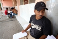 Viernes 30 de marzo del 2012. Migrantes abandonados por autoridades judiciales de Chiapas.