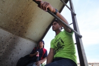 La Caravana Paso a Paso para la Paz, formada por familiares de migrantes en transito a los EEUU llegan esta mañana a la ciudad de Arriaga donde visitan la estación ferrea donde el parte el tren de carga hacia Ixtepec en Oaxaca y al panteón municipal donde