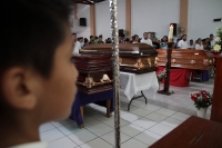 Viernes 31 de mayo del 2019. Tuxtla Gutiérrez. Durante la misa de cuerpo Presente de cinco de las personas del catastrófico accidente de Caltrata en una parroquia del Oriente-Sur de la ciudad.