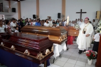 Viernes 31 de mayo del 2019. Tuxtla Gutiérrez. Durante la misa de cuerpo Presente de cinco de las personas del catastrófico accidente de Caltrata en una parroquia del Oriente-Sur de la ciudad.