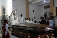 Viernes 31 de mayo del 2019. Tuxtla Gutiérrez. Durante la misa de cuerpo Presente de cinco de las personas del catastrófico accidente de Caltrata en una parroquia del Oriente-Sur de la ciudad.