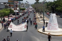 Lunes 11 de abril del 2016. Tuxtla Gutiérrez. La organización MOCRI CNPZ EZ marcha este medio día recordando la muerte del caudillo Emiliano Zapata.