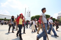 Miércoles 11 de abril del 2012. La MOCRI a la calles con palos y tubos.