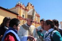 Domingo 7 de enero del 2018. San Cristóbal de las Casas. Rodrigo Aguilar Martí­nez, nuevo obispo de esta diócesis dirige su mensaje dominical en el atrio de la catedral de San Cristóbal este medio dí­a.