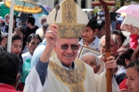 Domingo 7 de enero del 2018. San Cristóbal de las Casas. Rodrigo Aguilar Martí­nez, nuevo obispo de esta diócesis dirige su mensaje dominical en el atrio de la catedral de San Cristóbal este medio dí­a.