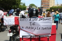 20210712. Tuxtla G. Protesta de los repartidores de tortillas quienes afirman que el costo se eleva por el costo de los insumos de la elaboración de este alimento