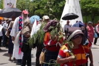 Viernes 1 de julio del 2016. Tuxtla Gutiérrez. La marcha por la paz organizada por el Pueblo Creyente de las regiones de Los Altos de Chiapas hacia el campamento del Movimiento Magisterial en el primer cuadro de la capital de este estado del sureste de M Viernes 1 de julio del 2016. Tuxtla Gutiérrez. La marcha por la paz organizada por el Pueblo Creyente de las regiones de Los Altos de Chiapas hacia el campamento del Movimiento Magisterial en el primer cuadro de la capital de este estado del sureste de M