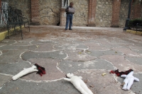 Miércoles 1 de junio. Trabajadores de mantenimiento del Ex convento de la Merced en San Cristóbal de las Casas, encontraron esta mañana varios muñecos en uno de los patios de este lugar por lo que temen que grupos de indÃgenas estén realizando prácticas d Miércoles 1 de junio. Trabajadores de mantenimiento del Ex convento de la Merced en San Cristóbal de las Casas, encontraron esta mañana varios muñecos en uno de los patios de este lugar por lo que temen que grupos de indÃgenas estén realizando prácticas d