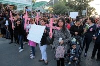 Miércoles 17 de enero del 2018. Tuxtla Gutiérrez. La muerte de la joven Gloria Castellanos Balcazar hace unos dí­as agrupa esta tarde a las familias tuxtlecas quienes marchan por la Avenida Central de la capital del estado de Chiapas.