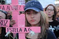 Miércoles 17 de enero del 2018. Tuxtla Gutiérrez. La muerte de la joven Gloria Castellanos Balcazar hace unos dí­as agrupa esta tarde a las familias tuxtlecas quienes marchan por la Avenida Central de la capital del estado de Chiapas.