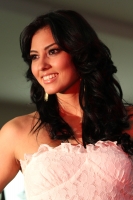 La segunda pasarela del Concurso Nuestra Belleza 2011 se llevó a cabo esta noche en un conocido centro comercial donde las jóvenes chiapanecas lucieron trajes casuales y accesorios de esta temporada.