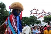 Martes 8 de agosto del 2017. Chiapa de Corzo. Los Alférez y Naguares recorren las calles para encontrarse en el Camposanto de Santo Domingo donde realizan la representación de las batallas chiapacorceñas en honor al Santo Patrón de esta comunidad de la Ri