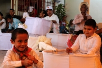 Martes 24 de julio del 2018. Suchiapa. El Caballito de Namballuly. Los jóvenes danzantes se reúnen alrededor del altar preparado para la Virgen de Santa Ana y San Esteban en el atrio de la iglesia de la comunidad, en  donde bailan alrededor al ritmo de 