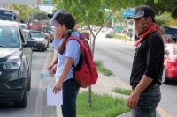 Jueves 14 de junio del 2018. Tuxtla Gutiérrez. Maestros del Nivel de Educación Indí­gena se manifiesta esta mañana bloqueando al transporte de empresas y boteando en la entrada poniente de Tuxtla Gutiérrez.