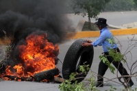 Lunes 18 de junio del 2018. Tuxtla Gutiérrez. Corporaciones policiacas de Chiapas desalojan a maestros de la entrada poniente de la capital de este estado del sureste de México.