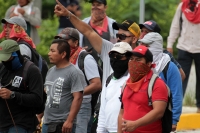 Lunes 18 de junio del 2018. Tuxtla Gutiérrez. Corporaciones policiacas de Chiapas desalojan a maestros de la entrada poniente de la capital de este estado del sureste de México.