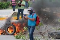 Lunes 18 de junio del 2018. Tuxtla Gutiérrez. Corporaciones policiacas de Chiapas desalojan a maestros de la entrada poniente de la capital de este estado del sureste de México.