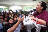 Jueves 9 de febrero del 2012. La Nena anuncia su candidatura por el PRD. Tuxtla Gutiérrez, Chiapas. María Elena Orantes, anuncia su inscripción como aspirante a la candidatura del PRD y su apoyo a AMLO en un evento organizado por sus simpatizantes en cono