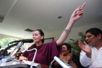 Jueves 9 de febrero del 2012. La Nena anuncia su candidatura por el PRD. Tuxtla Gutiérrez, Chiapas. María Elena Orantes, anuncia su inscripción como aspirante a la candidatura del PRD y su apoyo a AMLO en un evento organizado por sus simpatizantes en cono