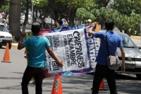 Miércoles 23 de agosto del 2017. Tuxtla Gutiérrez. Los maestros interinos exigen el pago de 8 meses de trabajo en las cercaní­as del estadio Zoque donde se encontraba un retén para el operativo de autoridades de tránsito para el retiro de placas de ci