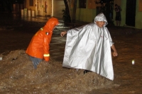 Sábado 27 de agosto. Las intensas lluvias de las últimas horas han ocasionado inundaciones y encharcamientos en varias avenidas y colonias de la ciudad siendo el rio Potinaspak y Sabinal los que afectaron el norte oriente de Tuxtla.