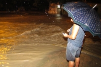 Sábado 27 de agosto. Las intensas lluvias de las últimas horas han ocasionado inundaciones y encharcamientos en varias avenidas y colonias de la ciudad siendo el rio Potinaspak y Sabinal los que afectaron el norte oriente de Tuxtla.