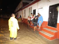 Sábado 27 de agosto. Las intensas lluvias de las últimas horas han ocasionado inundaciones y encharcamientos en varias avenidas y colonias de la ciudad siendo el rio Potinaspak y Sabinal los que afectaron el norte oriente de Tuxtla.