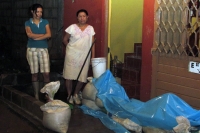 Sábado 27 de agosto. Las intensas lluvias de las últimas horas han ocasionado inundaciones y encharcamientos en varias avenidas y colonias de la ciudad siendo el rio Potinaspak y Sabinal los que afectaron el norte oriente de Tuxtla.