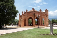 Sábado 15 de agosto del 2020. Chiapa de Corzo. La Plaza de Armas ya se encuentra abierta al público para que los visitantes y turistas puedan apreciar la #arquitectura vernácula de esta comunidad de la ribera del Rio Grande de #Chiapas
