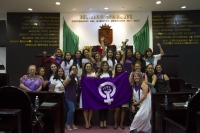 Domingo 3 de marzo del 2019. Tuxtla Gutiérrez. Grupos de mujeres feministas en la sesión extraordinaria del congreso de Chiapas, donde se aprueba por unanimidad los temas referentes a la Guardia Nacional y la penalización de los delitos sexuales-digitales
