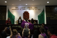 Domingo 3 de marzo del 2019. Tuxtla Gutiérrez. Grupos de mujeres feministas en la sesión extraordinaria del congreso de Chiapas, donde se aprueba por unanimidad los temas referentes a la Guardia Nacional y la penalización de los delitos sexuales-digitales