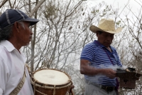 Domingo 20 de marzo del 2016. Ocosocuautla de Espinosa. Encuentro Zoque del Nuevo Sol. Los danzantes y músicos de la etnia Zoque de la depresión central del estado de Chiapas se reúnen este medio día en la zona arqueológica conocida como Cerro Ombligo con