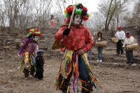 Domingo 20 de marzo del 2016. Ocosocuautla de Espinosa. Encuentro Zoque del Nuevo Sol. Los danzantes y músicos de la etnia Zoque de la depresión central del estado de Chiapas se reúnen este medio dÃa en la zona arqueológica conocida como Cerro Ombligo con Domingo 20 de marzo del 2016. Ocosocuautla de Espinosa. Encuentro Zoque del Nuevo Sol. Los danzantes y músicos de la etnia Zoque de la depresión central del estado de Chiapas se reúnen este medio dÃa en la zona arqueológica conocida como Cerro Ombligo con