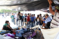 Viernes 10 de noviembre del 2017. Tuxtla Gutiérrez. Los militantes de la ONPP que se mantienen en huelga de hambre en la entrada del edificio de la administración chiapaneca antes de su conferencia de prensa de este medio dí­a.