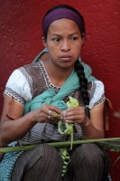 Domingo 25 de Marzo del 2018. Tuxtla Gutiérrez. IndÃÂgenas tsentales bajan desde sus comunidades a las ciudades del estado de Chiapas donde elaboran las delicadas ofrendas de ramos Domingo 25 de Marzo del 2018. Tuxtla Gutiérrez. IndÃÂgenas tsentales bajan desde sus comunidades a las ciudades del estado de Chiapas donde elaboran las delicadas ofrendas de ramos