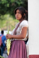 Domingo 25 de Marzo del 2018. Tuxtla Gutiérrez. Indí­genas tsentales bajan desde sus comunidades a las ciudades del estado de Chiapas donde elaboran las delicadas ofrendas de ramos