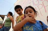 Viernes 10 de mayo del 2013. Venustiano Carranza. Aleyda Paola García Consuegra y su familia, militantes de la OCEZ Chiapas, permanece desplazada en el albergue de la clínica del IMSS después de los hechos violentos donde se enfrentaran grupos antagónicos