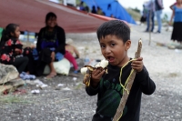 Viernes 23 de noviembre del 2018. Los niños desplazados de Chiapas durante la caravana ««Pies Cansados»» en el tramo carretero entre San Cristóbal de las Casas y Tuxtla Gutiérrrez