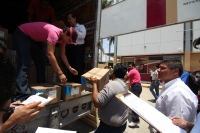 Miércoles 6 de junio del 2012. Tuxtla Gutiérrez, Chiapas. La paquetería electoral para las próximas elecciones estatales en Chiapas, llega este medio día a las instalaciones del IX distrito electoral en la ciudad de Tuxtla Gutiérrez.